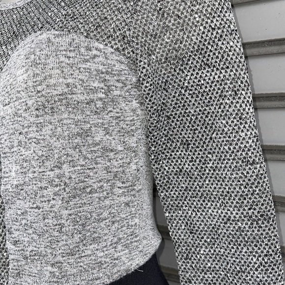 Love Culture Gray Crop Top Size M - Picture 4 of 9